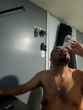 Snapshot of ositomanzo chatting on February 15, 3:36 am ositomanzo online show from February 15, 3:36 am