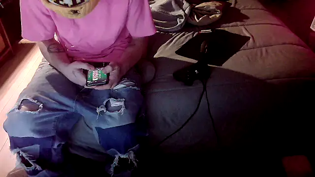 Snapshot of xxxTony999 chatting on November 12, 6:58 am xxxTony999 online show from November 12, 6:58 am