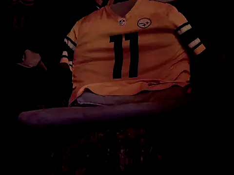 Snapshot of xxxTony999 chatting on January 11, 9:36 am xxxTony999 online show from January 11, 9:36 am