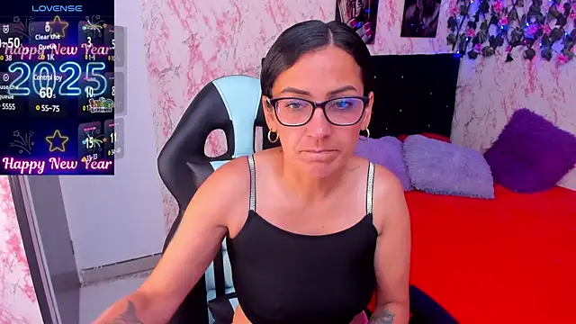 Snapshot of alma_blue chatting on January 3, 8:43 pm alma blue online show from January 3, 8:43 pm