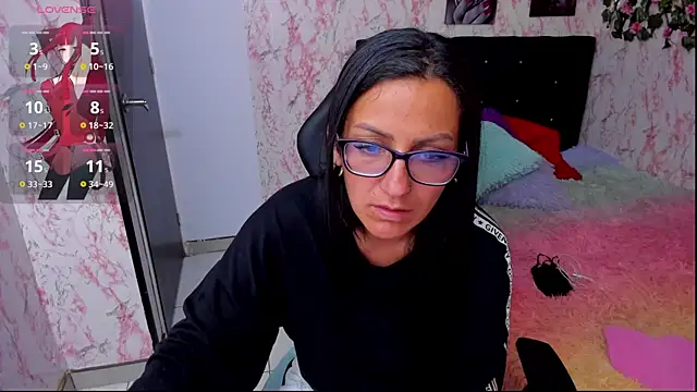 Snapshot of alma_blue chatting on February 8, 8:53 pm alma blue online show from February 8, 8:53 pm