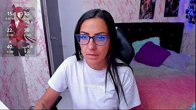 Snapshot of alma_blue chatting on February 14, 7:33 pm alma blue online show from February 14, 7:33 pm