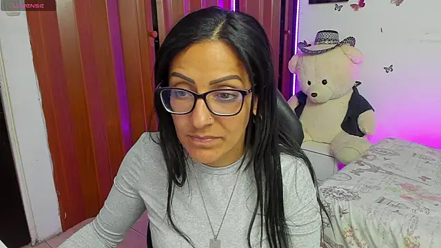 Snapshot of alma_blue chatting on November 4, 11:15 pm alma blue online show from November 4, 11:15 pm