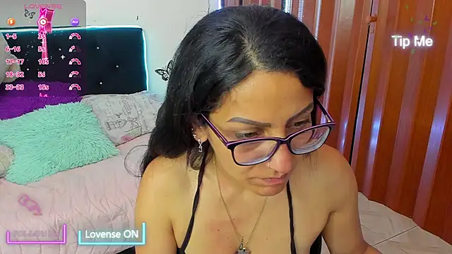 alma blue online show from November 21, 10:52 pm