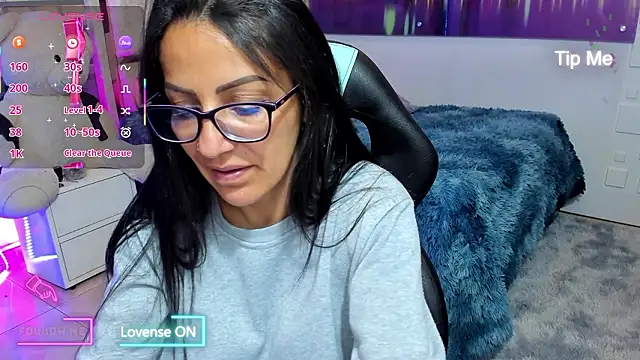 Snapshot of alma_blue chatting on February 17, 10:38 pm alma blue online show from February 17, 10:38 pm