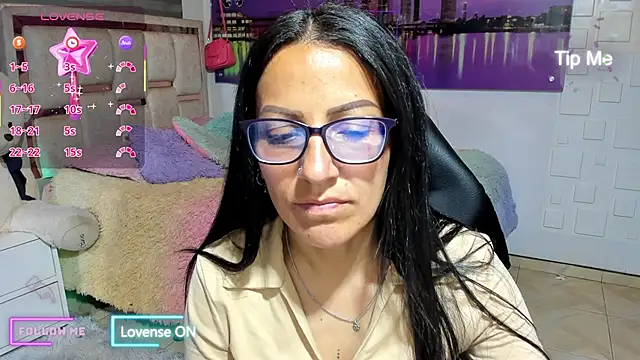 Snapshot of alma_blue chatting on March 5, 10:50 pm alma blue online show from March 5, 10:50 pm