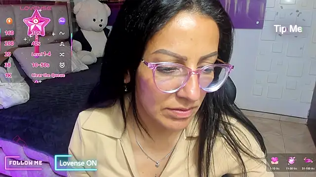 Snapshot of alma_blue chatting on March 13, 11:33 pm alma blue online show from March 13, 11:33 pm