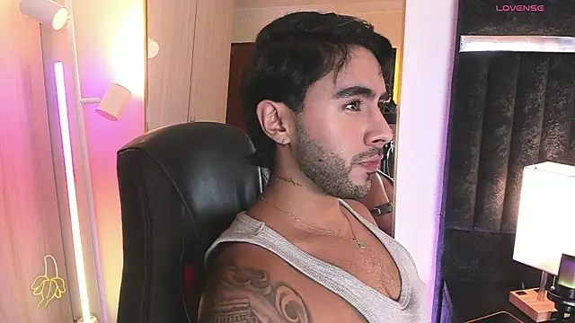 ItsMeEros online show from May 6, 11:32 pm