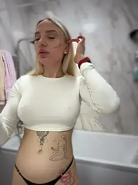 Snapshot of pinkstar_ chatting on April 4, 6:33 am pinkstar online show from April 4, 6:33 am