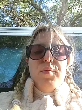 dolcehelena993 online show from November 23, 10:15 am