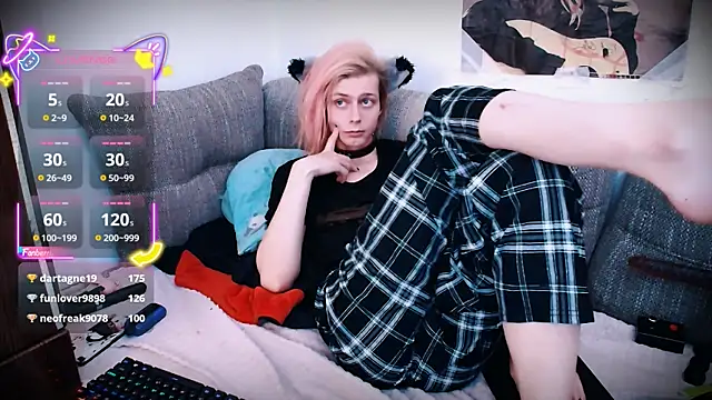 Littlepinkcat online show from October 28, 2:48 am