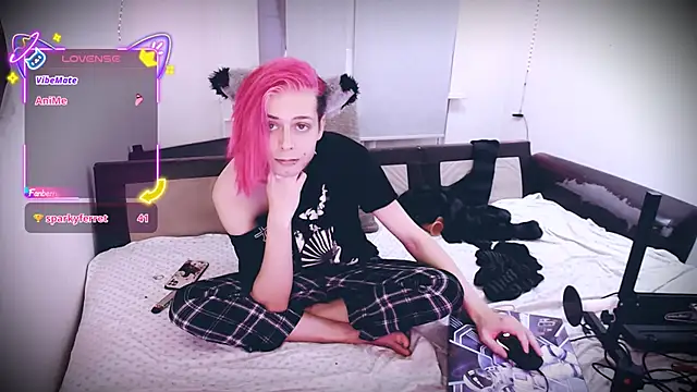 Snapshot of Littlepinkcat chatting on December 21, 4:08 am Littlepinkcat online show from December 21, 4:08 am