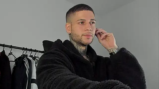  jamesleandros1 online show from October 16, 10:22 pm