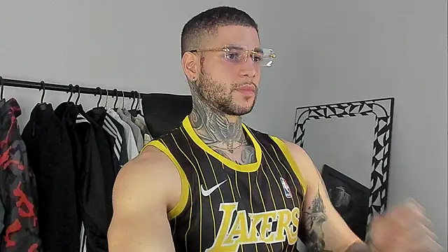  jamesleandros1 online show from November 15, 9:54 pm