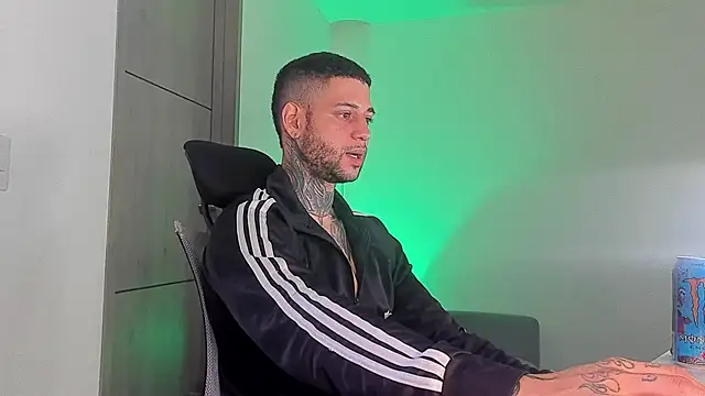  jamesleandros1 online show from May 10, 3:17 pm