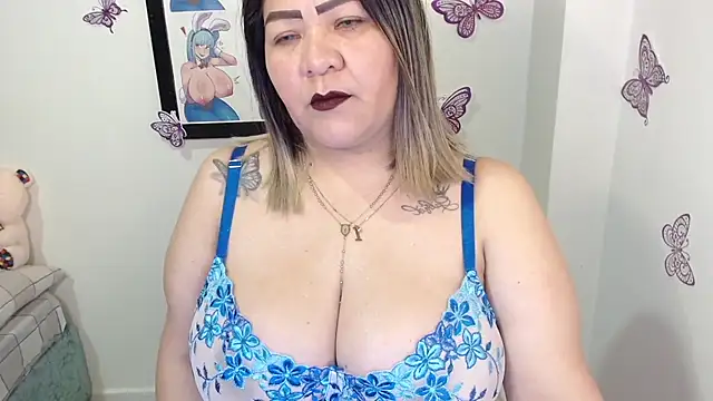 Snapshot of Dalessa_Bigtits chatting on February 25, 11:33 pm Dalessa Bigtits online show from February 25, 11:33 pm