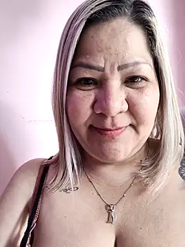 Snapshot of Dalessa_Bigtits chatting on March 5, 8:38 pm Dalessa Bigtits online show from March 5, 8:38 pm