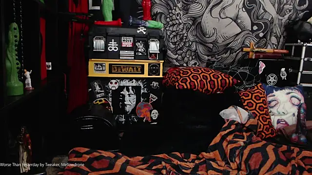 Snapshot of Silentmary chatting on January 28, 2:21 am Silentmary online show from January 28, 2:21 am