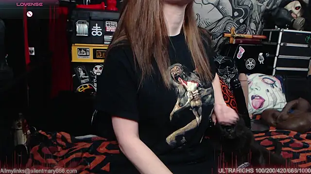 Snapshot of Silentmary chatting on February 26, 5:07 pm Silentmary online show from February 26, 5:07 pm