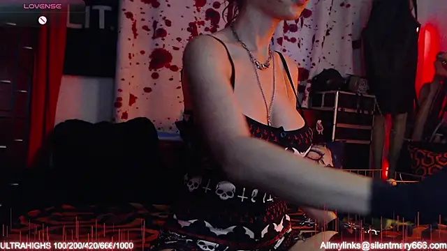 Snapshot of Silentmary chatting on September 12, 10:21 pm Silentmary online show from September 12, 10:21 pm