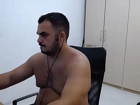 Snapshot of show_boy_97 chatting on July 25, 9:56 pm show boy 97 online show from July 25, 9:56 pm