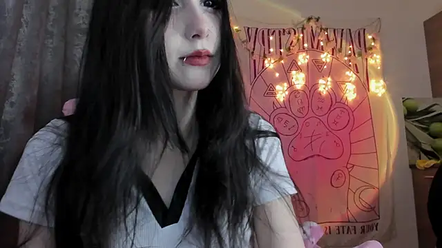 Snapshot of Holy420lolii chatting on March 12, 4:24 pm Holy420lolii online show from March 12, 4:24 pm