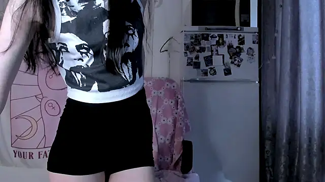 Snapshot of Holy420lolii chatting on March 28, 2:05 pm Holy420lolii online show from March 28, 2:05 pm