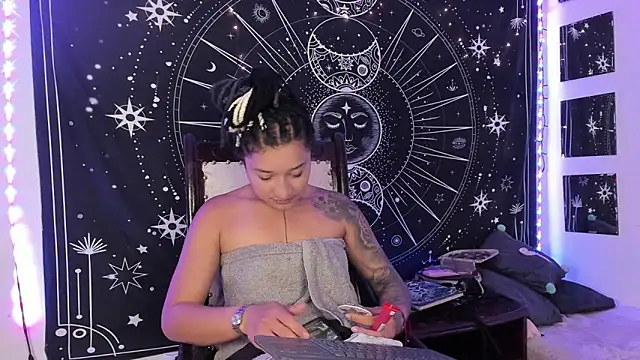 Eva Lee  online show from October 1, 8:31 am