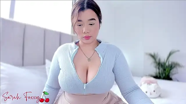 Snapshot of Foxxy222_ chatting on February 11, 9:46 pm Foxxy222 online show from February 11, 9:46 pm