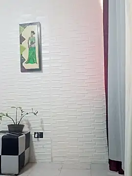 hot latim bys18 online show from April 7, 8:20 pm