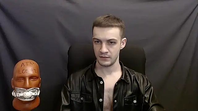 Snapshot of _Damien_thorn_ chatting on December 18, 2:53 am Damien thorn online show from December 18, 2:53 am