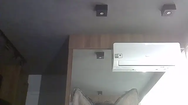 Skinny-Kitten online show from November 8, 1:44 pm