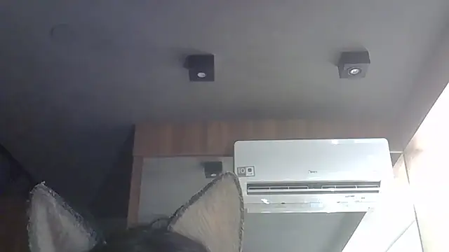 Skinny-Kitten online show from November 15, 5:31 pm