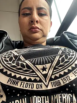 Abril Luv online show from October 7, 12:24 pm