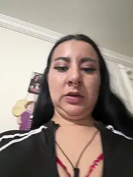 Abril Luv online show from February 4, 1:00 am