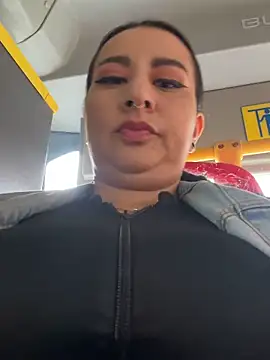 Abril Luv online show from February 12, 12:11 pm