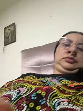 Abril Luv online show from March 30, 1:28 am