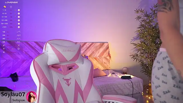 Snapshot of imjess01 chatting on December 22, 3:11 am imjess01 online show from December 22, 3:11 am