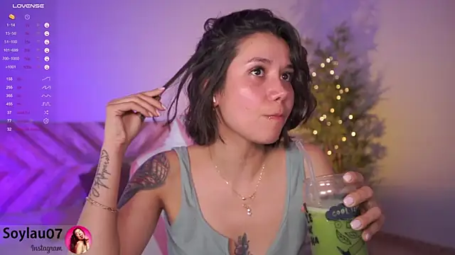 Snapshot of imjess01 chatting on February 6, 3:06 am imjess01 online show from February 6, 3:06 am