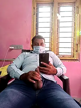 Snapshot of adicma123 chatting on October 31, 9:43 am adicma123 online show from October 31, 9:43 am