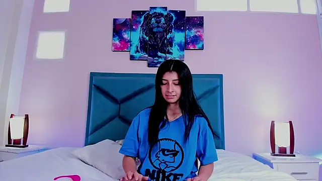 Snapshot of EmmaWilliamss chatting on February 1, 4:44 pm EmmaWilliamss online show from February 1, 4:44 pm