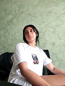 EmmaWilliamss online show from March 27, 8:30 pm