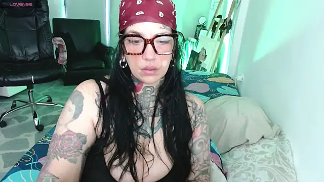 VampGirl1 online show from April 11, 10:03 pm