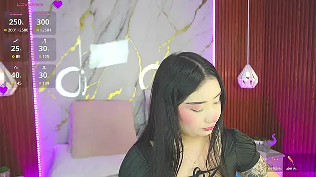 Snapshot of haylie_ chatting on January 15, 4:04 am haylie online show from January 15, 4:04 am