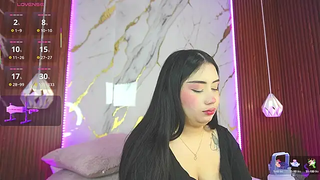 Snapshot of haylie_ chatting on February 12, 4:12 am haylie online show from February 12, 4:12 am