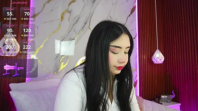 Snapshot of haylie_ chatting on March 13, 1:32 am haylie online show from March 13, 1:32 am
