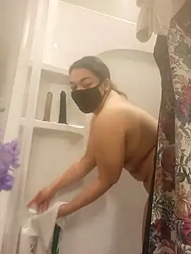 Snapshot of lofibunni chatting on March 28, 4:06 pm lofibunni online show from March 28, 4:06 pm