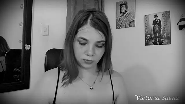victoriaasaenz  online show from February 13, 4:00 am
