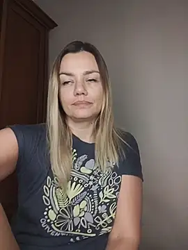 KrissSexi online show from November 19, 5:40 am