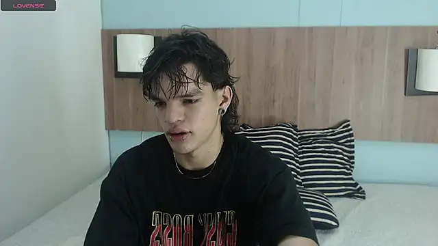 AlbertBernal69 online show from February 17, 2:42 am